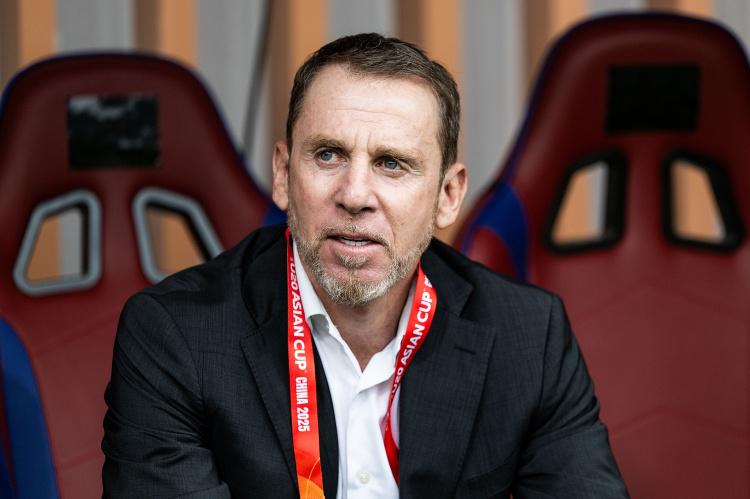 体坛周报, 国青队出场, 在场边不断