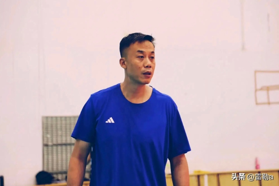 勇眼都睁不