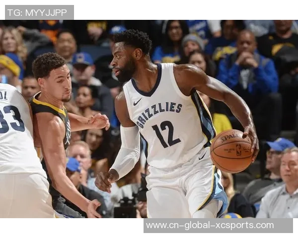 “功夫熊猫”敖日格乐复出，面向全球揭露招募对手